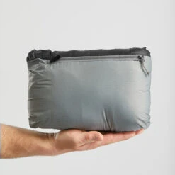 Men's Synthetic Mountain Trekking Hooded Padded Jacket - MT100 -Forclaz k02e0d298528ba550dac9f92d8f67bb49