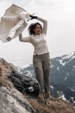 Women's Long-sleeve T -Forclaz k96936048967be50e1d6616a7c4c4171e